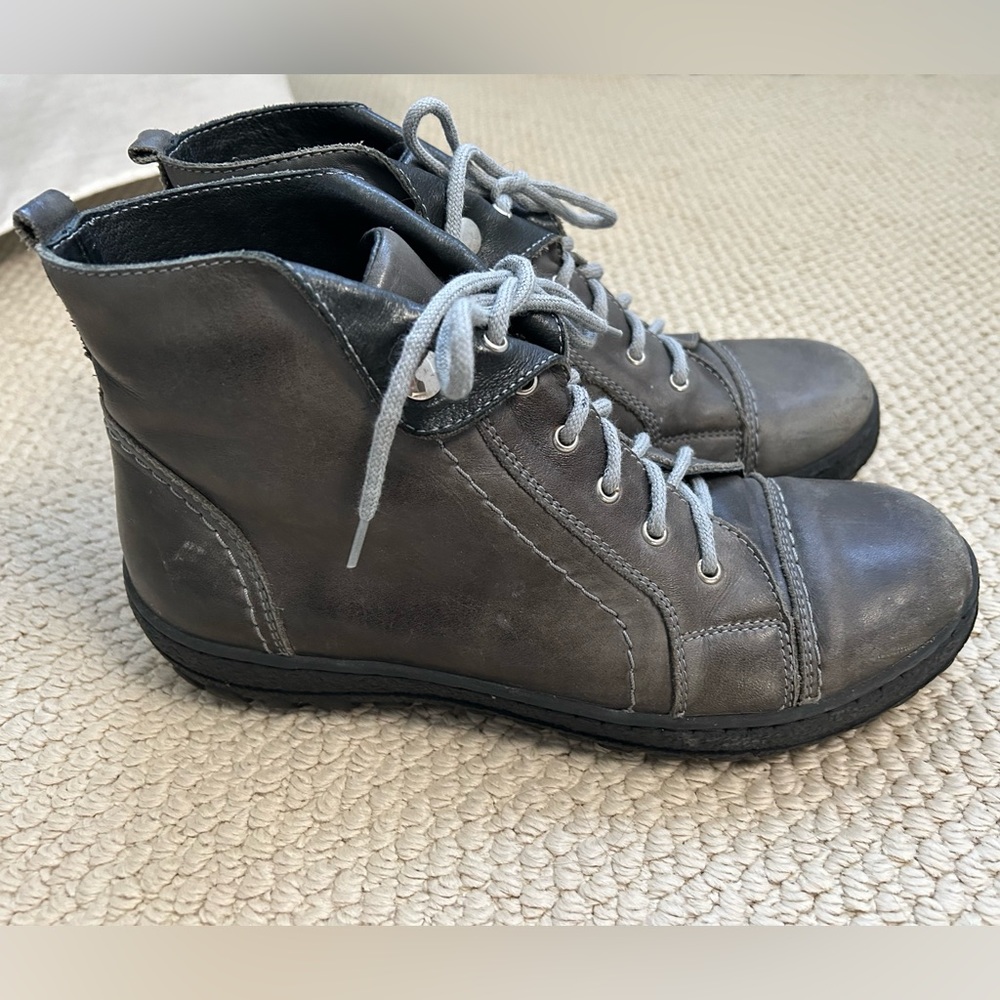 V Italia Kiki boots size 39 grey leather